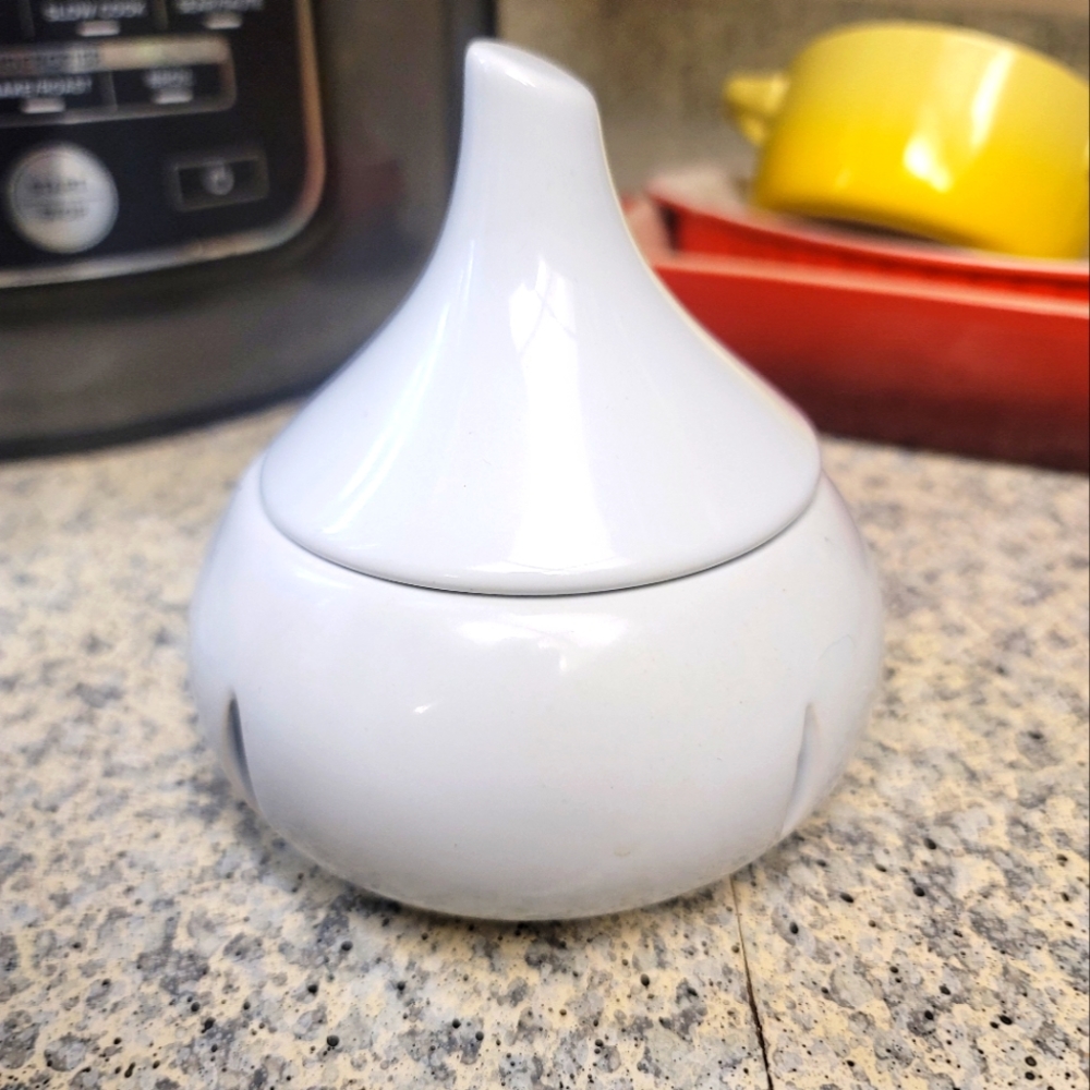 Garlic roaster